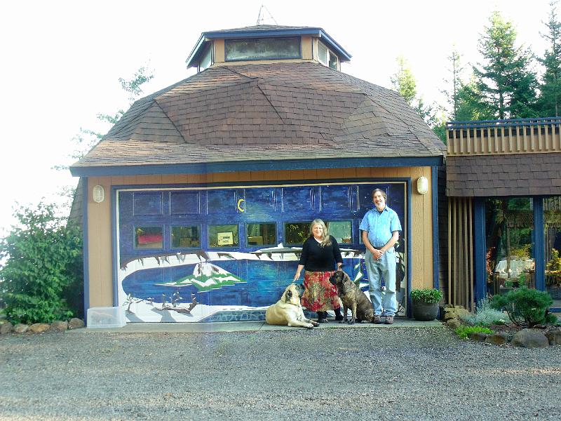 DSCF1377.jpg - Steph, Marc, Laika, and Cleo posing in front of our new mural