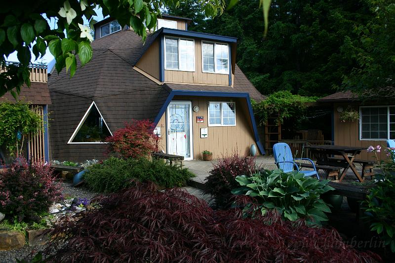 IMG_8704.jpg - Main house and Hot Tub/Sun Room