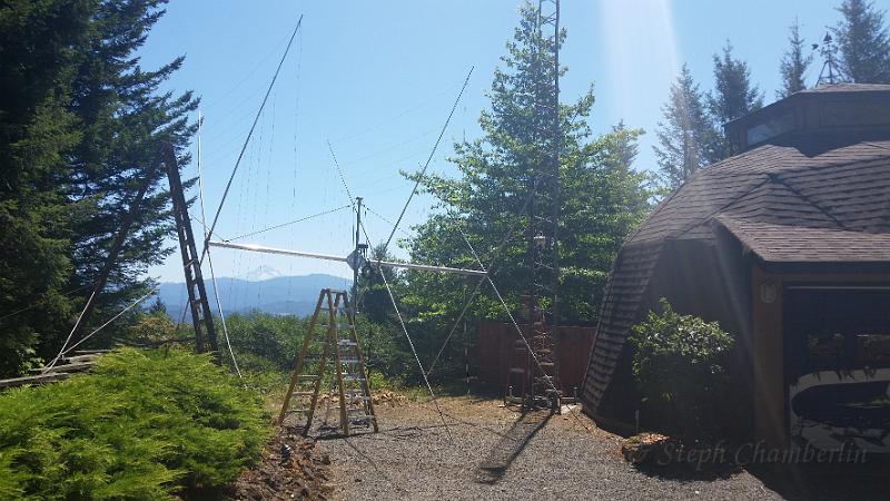 20150728_121738.jpg - The new antenna, ready to be raised.