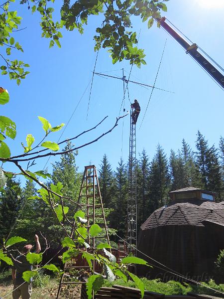 IMG_0659.JPG - Bringing the antenna to Marc.